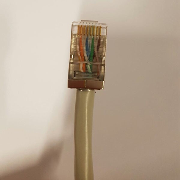 afgeschermde connector gemonteerd